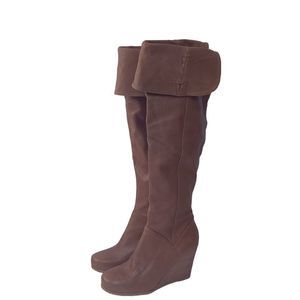 Chinese Laundry 7 tall distressed wedge boots